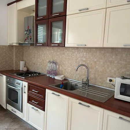 Apartman Gjiri I Lalezit