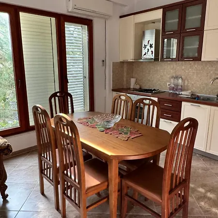 Apartman Gjiri I Lalezit